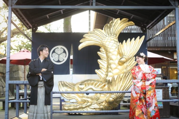 名古屋城の金のしゃちほこと一緒に和装撮影